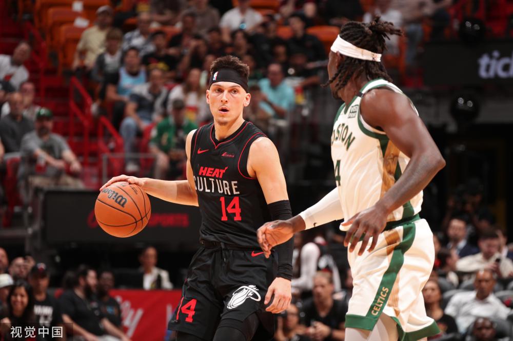 他在关键时 他在关键时